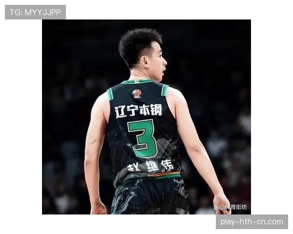 赵继伟家的冰箱里塞满了能量胶,连饮料都得排队放 赵继伟家的冰箱里塞满了能量胶,连饮料都得排队放